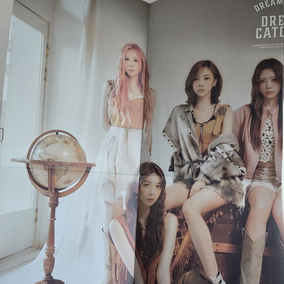 💎 DREAMCATCHER Dreamlantis K-Pop MD Set (4 Pc: Poster, Bracelet, Stamp, Tag) - Picture 12 of 16